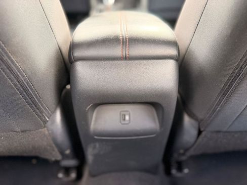 Used 2025 Nissan Sentra SR FWD image 23