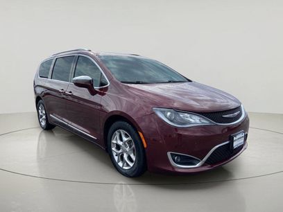Used 2019 Chrysler Pacifica Limited w/ Advanced Safetytec Group