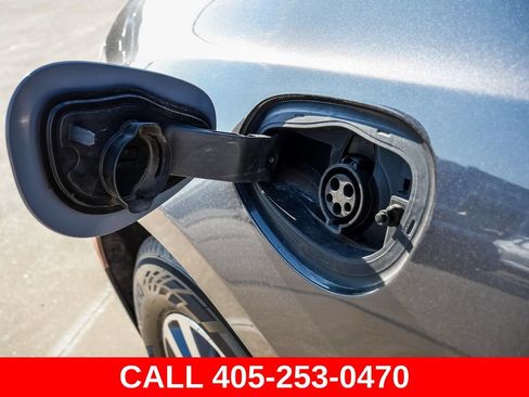 Used 2021 Chrysler Pacifica Touring-L FWD image 57