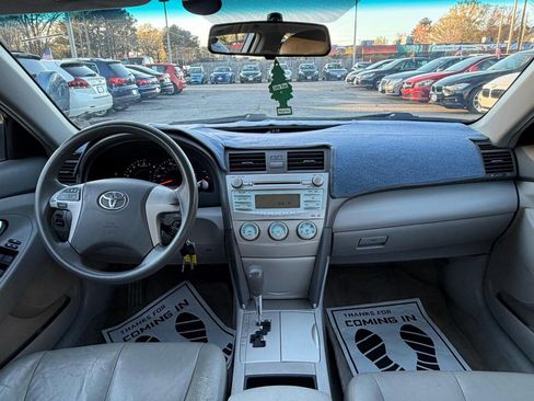 Used 2009 Toyota Camry LE image 14