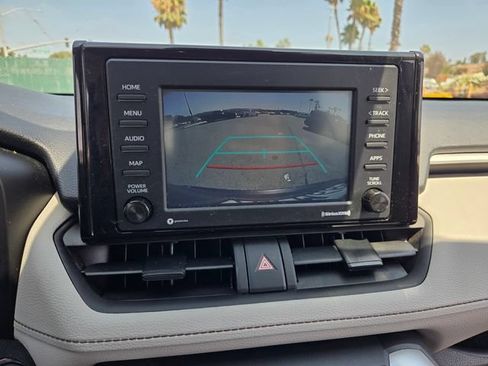 Used 2022 Toyota RAV4 XLE w/ Convenience Package AWD/4WD image 11
