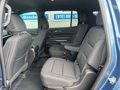 Used 2025 Chevrolet Traverse LT w/ Driver Confidence Package FWD image 34