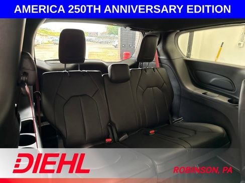 New 2027 Chrysler Pacifica Select FWD image 12