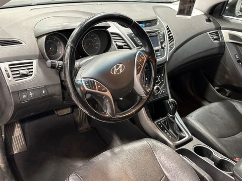 Used 2015 Hyundai Elantra Limited image 6