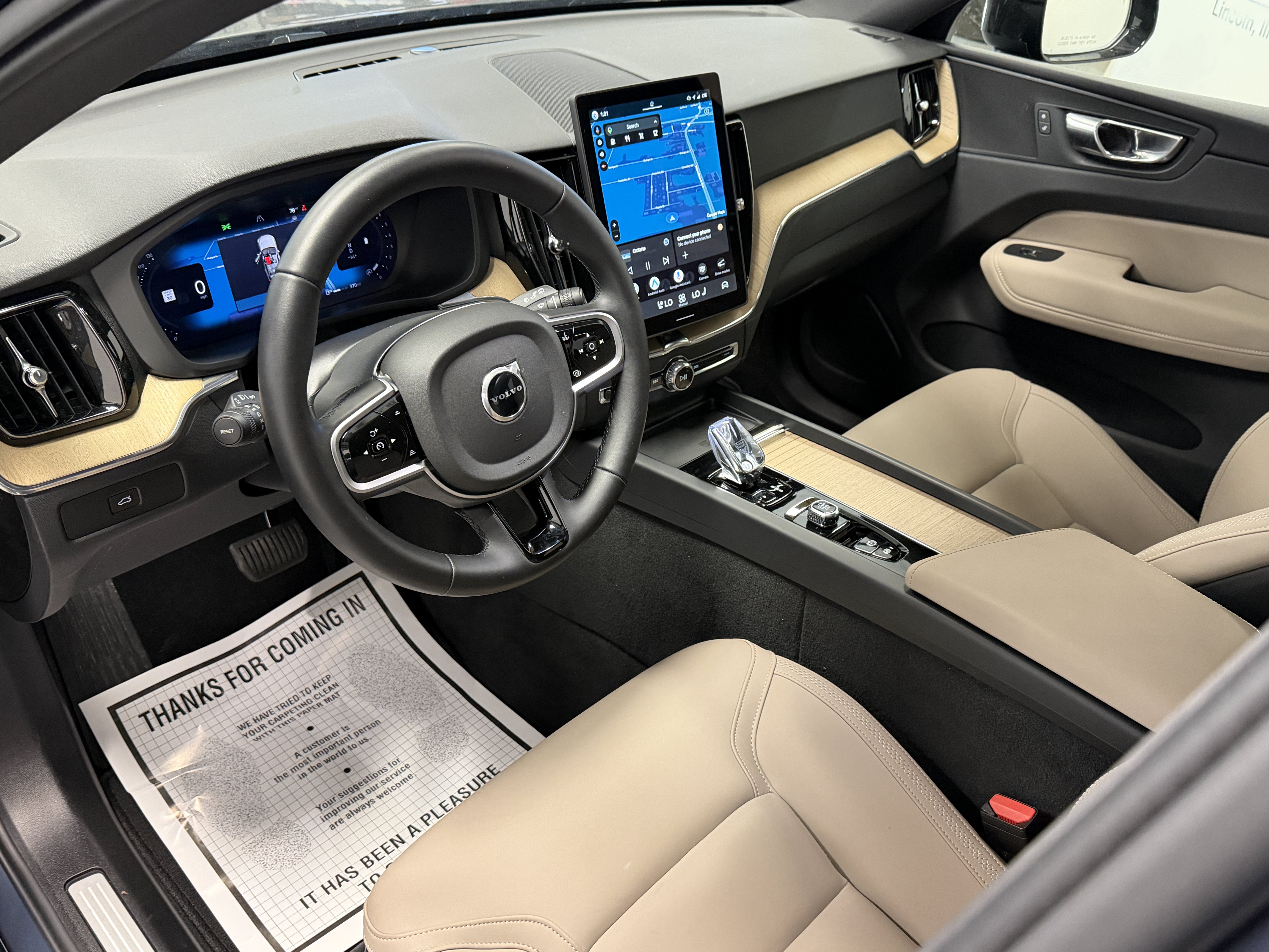 Used 2026 Volvo XC60 B5 Plus AWD/4WD image 4