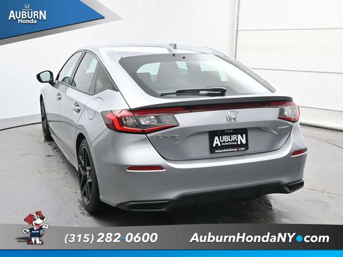 Used 2022 Honda Civic Sport image 12