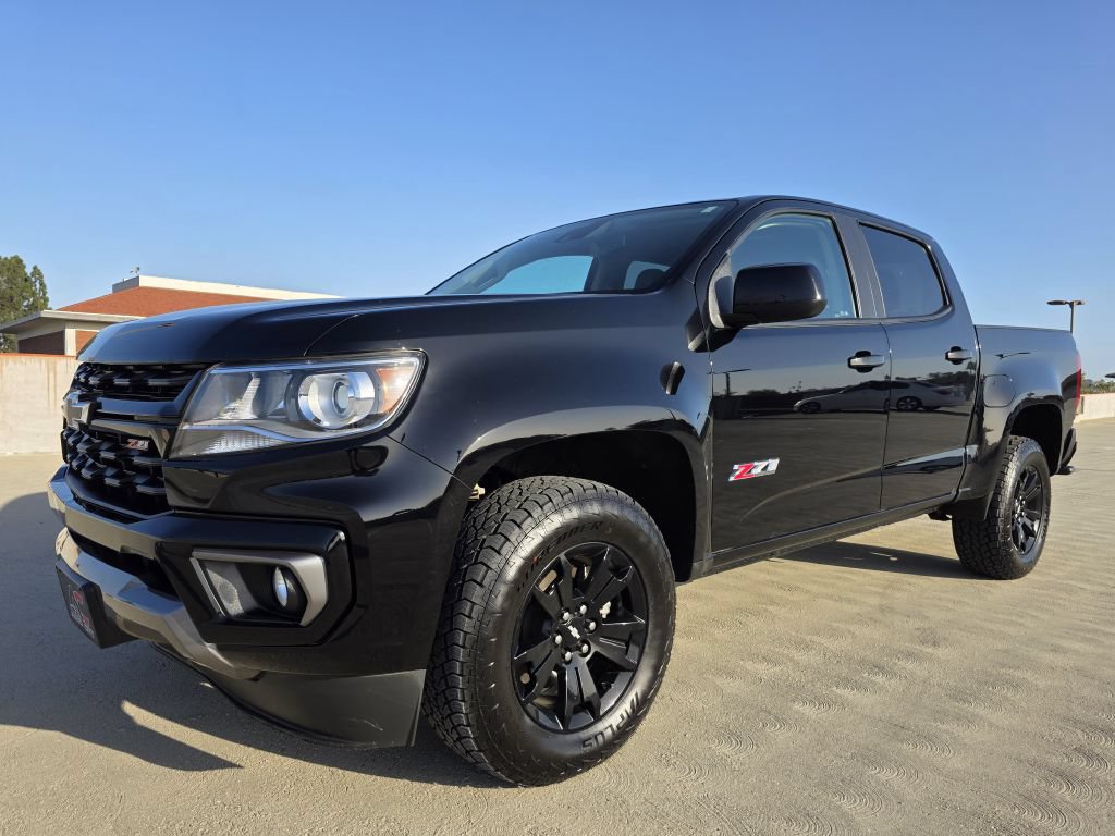 Used 2022 Chevrolet Colorado Z71 w/ Z71 Midnight Edition AWD/4WD image 3