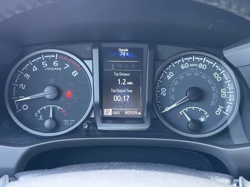 Used 2021 Toyota Tacoma TRD Sport w/ Technology Package RWD image 37