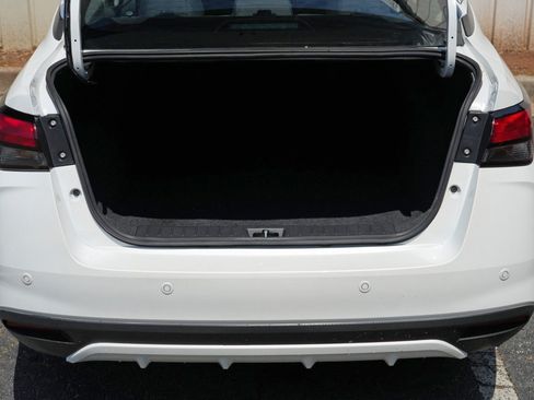 Used 2025 Nissan Versa SV w/ Trunk Package FWD image 9