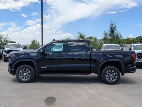 Used 2024 GMC Sierra 1500 AT4 w/ Technology Package AWD/4WD image 3