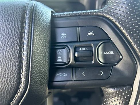 Used 2024 Toyota Tacoma SR5 AWD/4WD image 18
