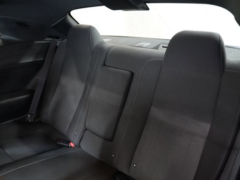 Used 2016 Dodge Challenger R/T Scat Pack RWD image 5