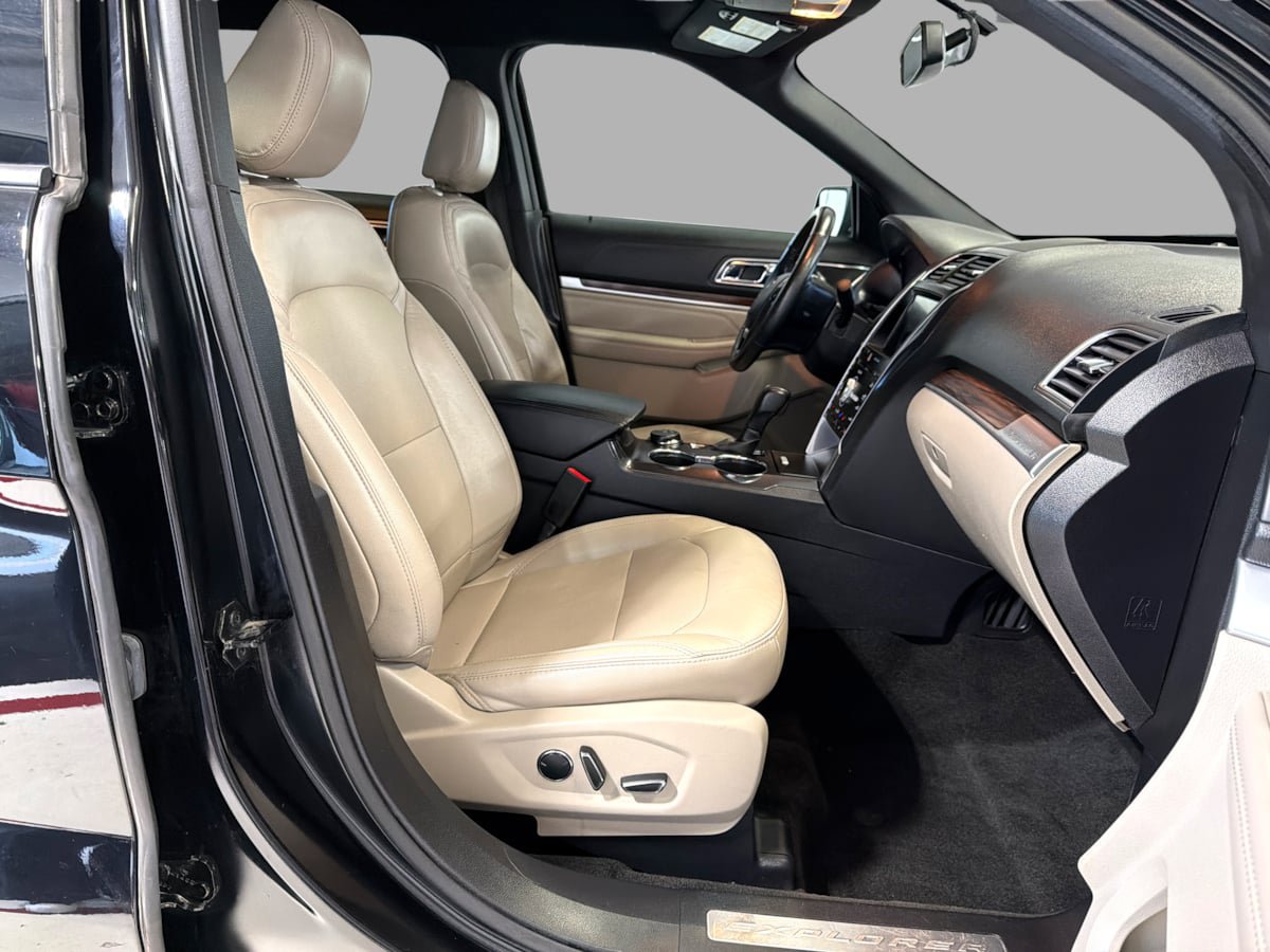 Used 2018 Ford Explorer Limited AWD/4WD image 14