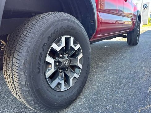 Used 2017 Toyota Tacoma TRD Off-Road w/ Tow Package (A/T) AWD/4WD image 21