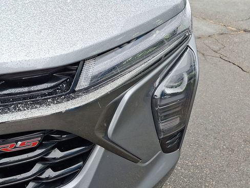 Used 2024 Chevrolet Trax RS w/ Driver Confidence Package image 14