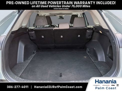 Used 2022 Toyota RAV4 XLE w/ Convenience Package FWD image 12