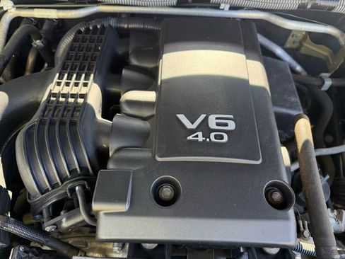 Used 2011 Nissan Frontier SV image 39