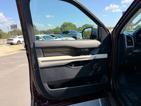 Used 2020 Ford Expedition Platinum image 13