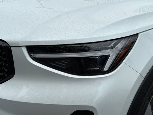 Used 2026 Volvo XC40 B5 Plus AWD/4WD image 9