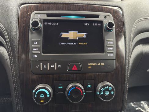 Used 2017 Chevrolet Traverse LT w/ Style and Technology Package image 26