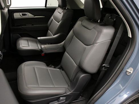 New 2025 Ford Explorer Active w/ Active Comfort Package image 11