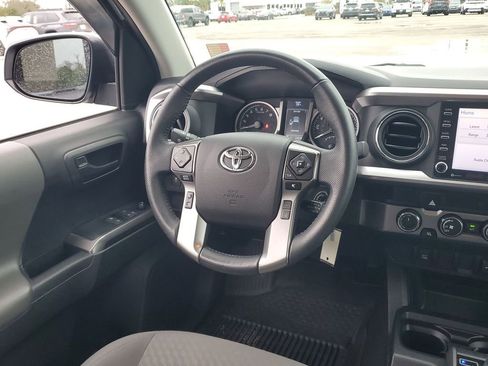 Certified 2022 Toyota Tacoma SR5 image 25