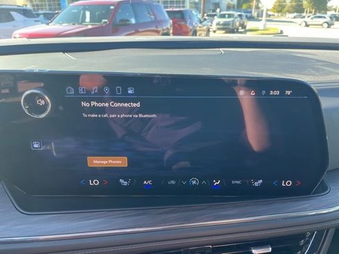 Used 2025 Chevrolet Suburban Z71 w/ Comfort Package image 27