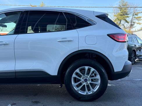 Used 2022 Ford Escape SE image 8