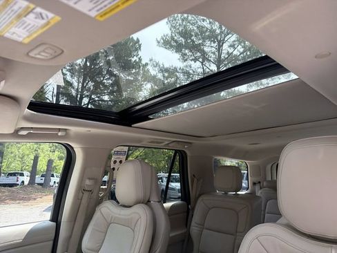 Used 2019 Lincoln Navigator Reserve AWD/4WD image 22