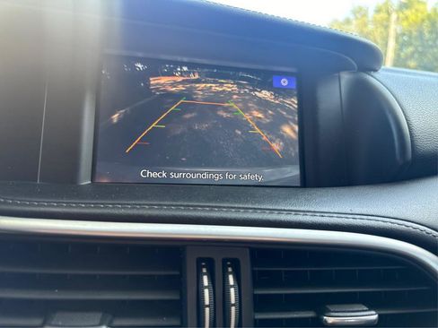 Used 2018 INFINITI QX30 Premium w/ Cargo Package image 21