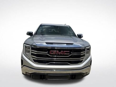 Used 2022 GMC Sierra 1500 SLT w/ SLT Premium Plus Package AWD/4WD image 11