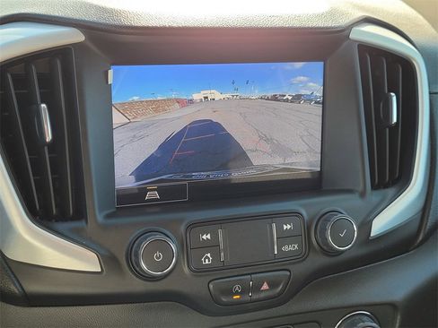 Used 2022 GMC Terrain SLE w/ Driver Convenience Package image 14