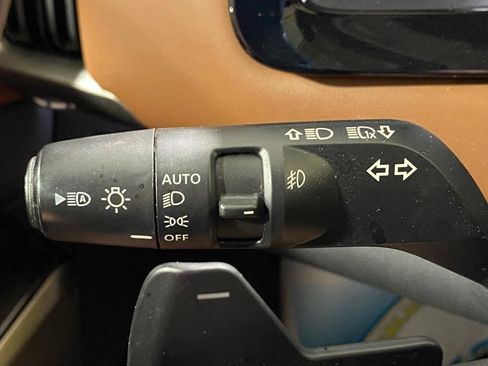 Used 2022 Nissan Pathfinder Platinum w/ Cargo Package AWD/4WD image 26