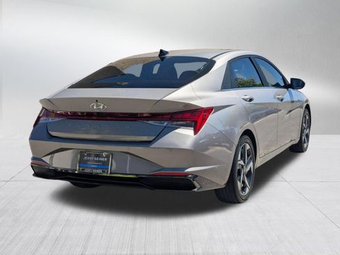 Used 2023 Hyundai Elantra Limited image 5