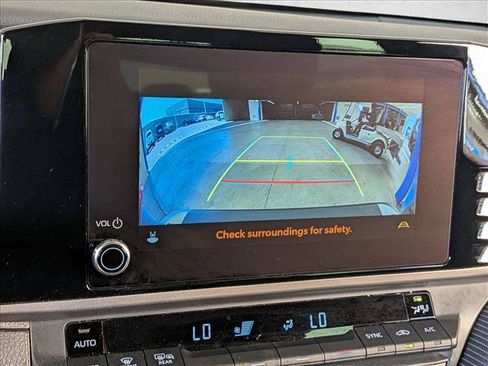 Used 2025 Toyota Camry SE FWD image 19