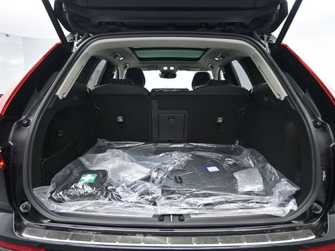 New 2026 Volvo XC60 B5 Ultra w/ Protection Package Premier image 25