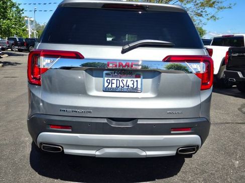 Used 2023 GMC Acadia SLE image 5