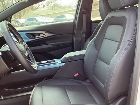 Used 2024 Chevrolet Equinox EV LT image 15