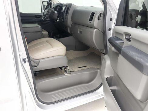Used 2021 Nissan NV 3500 SL RWD image 15