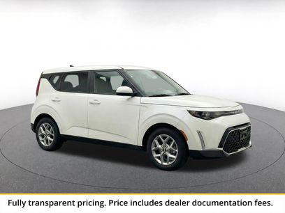 Used 2025 Kia Soul LX w/ LX Technology Package