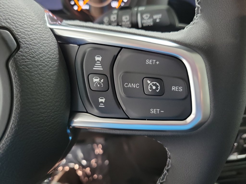 New 2026 Jeep Wrangler Unlimited Sahara w/ Technology Group AWD/4WD image 25