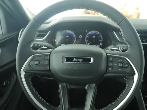 New 2025 Jeep Grand Cherokee Laredo w/ MOPAR Finishing Package image 10