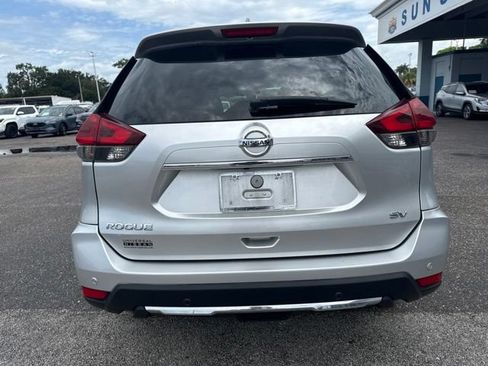 Used 2020 Nissan Rogue SV FWD image 3
