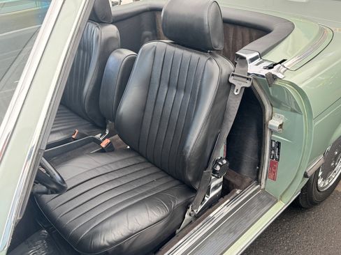 Used 1988 Mercedes-Benz 560 SL image 18