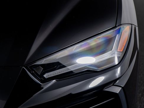 Used 2021 Lamborghini Urus image 24