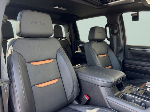Used 2025 GMC Sierra 1500 AT4 w/ AT4 Premium Package AWD/4WD image 40