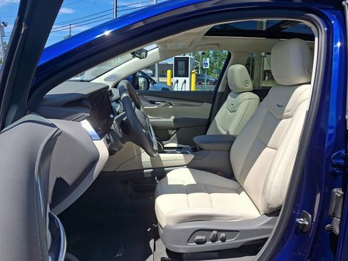 Certified 2023 Cadillac XT5 Premium Luxury w/ Technology Package AWD/4WD image 17