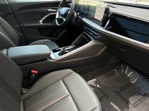 Certified 2025 Audi Q5 Premium w/ Convenience Package AWD/4WD image 22