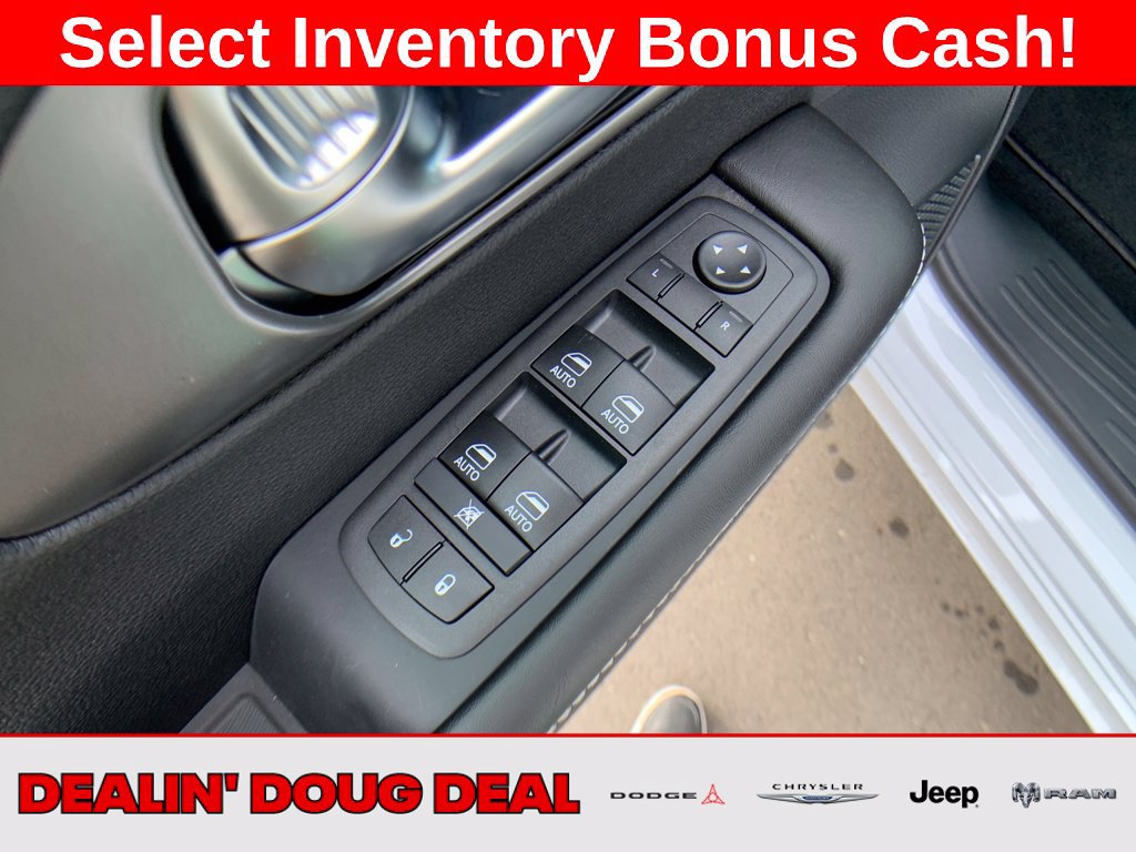 New 2026 Chrysler Pacifica Select w/ S Appearance Package AWD/4WD image 11