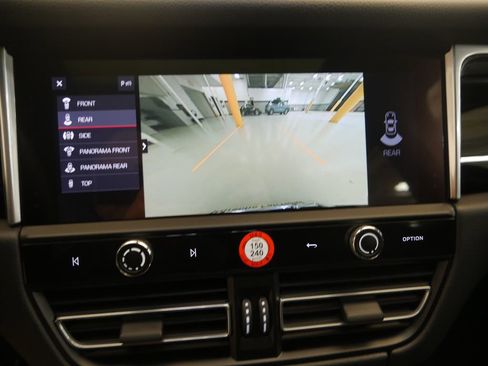 Certified 2023 Porsche Macan image 44